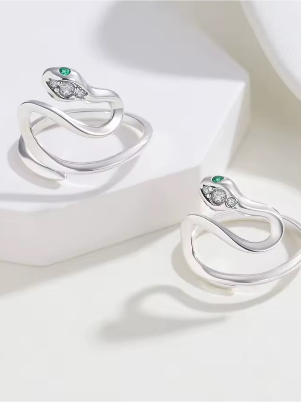 New! Sterling Silver Snake Wrap Ring with Green Accent - Picture 4 of 4